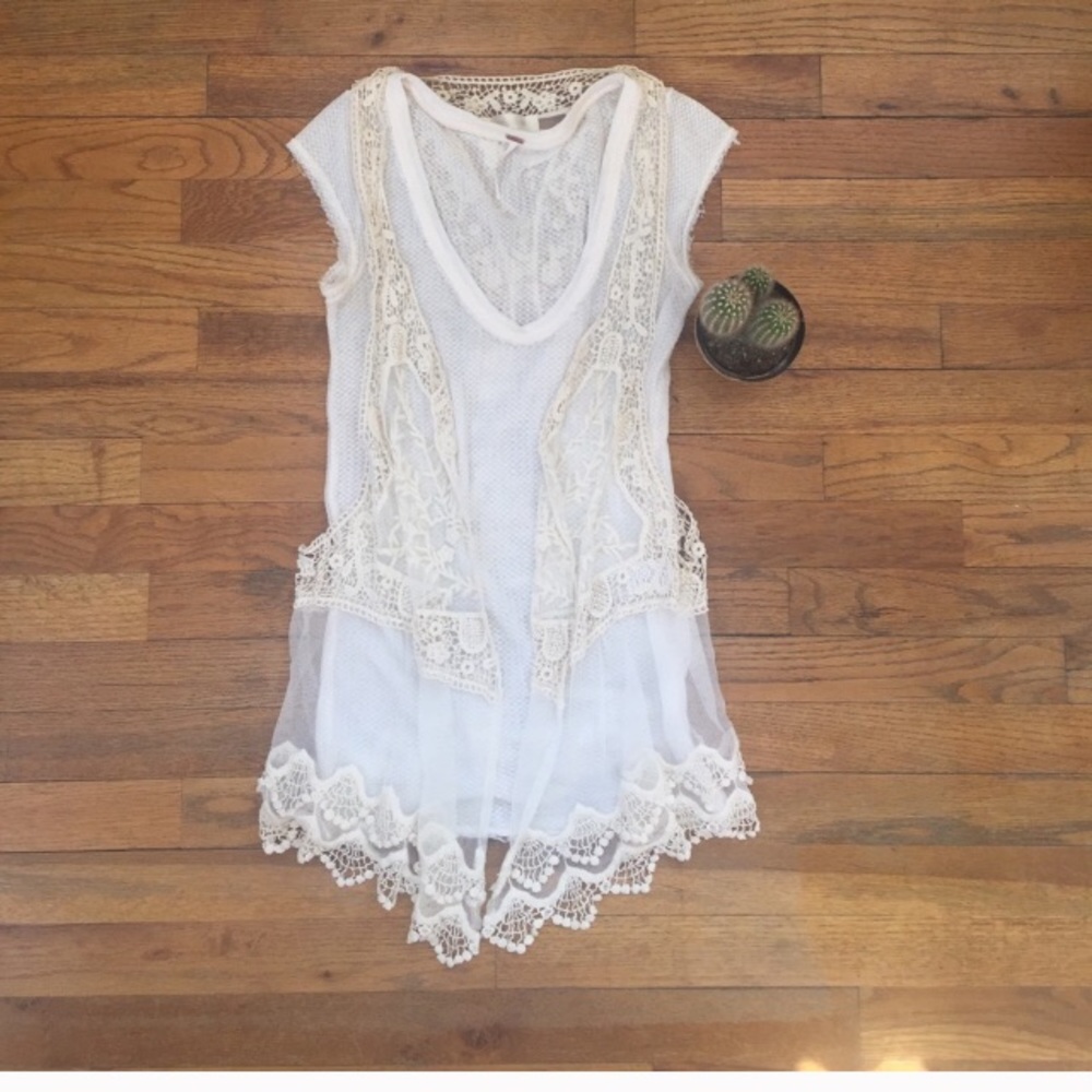 Beautiful cream vest 🦄